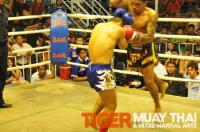 Nazee (Tiger Muay thai) jumping elbow strike